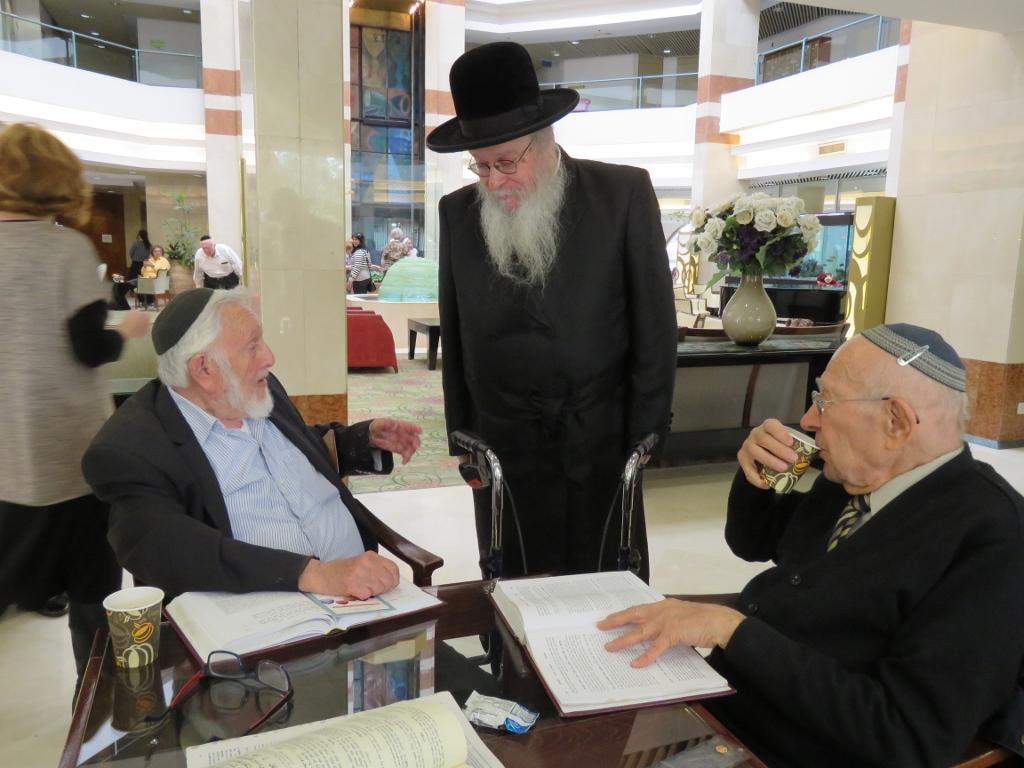 חגיגות בבית הגיל השלישי בטובי העיר