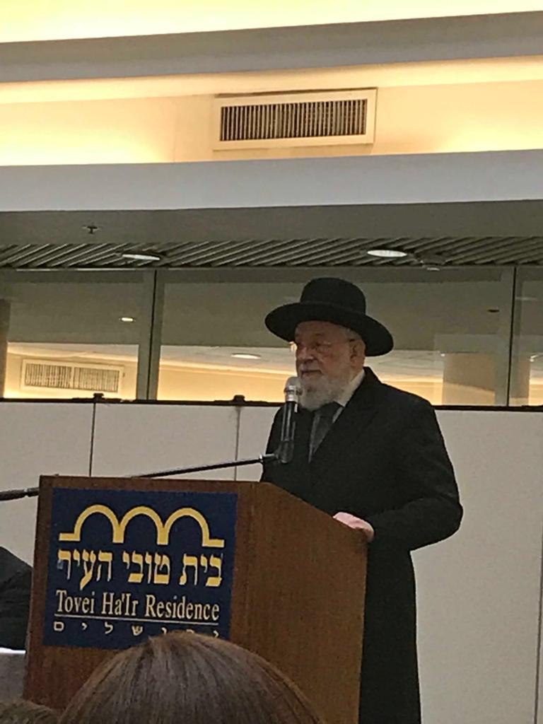 ביקור של הרב מאיר לאו בבית טובי העיר 7